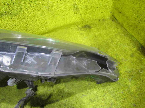 Битая Фара правая Toyota Corolla 11 E160 15-19 LED