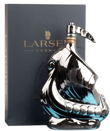 Коньяк Larsen Viking Ship Platinum gift box, 0,7 л.