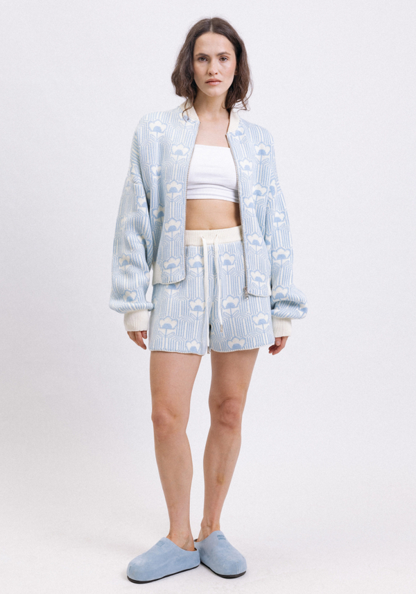 Бомбер с цветочным орнаментом