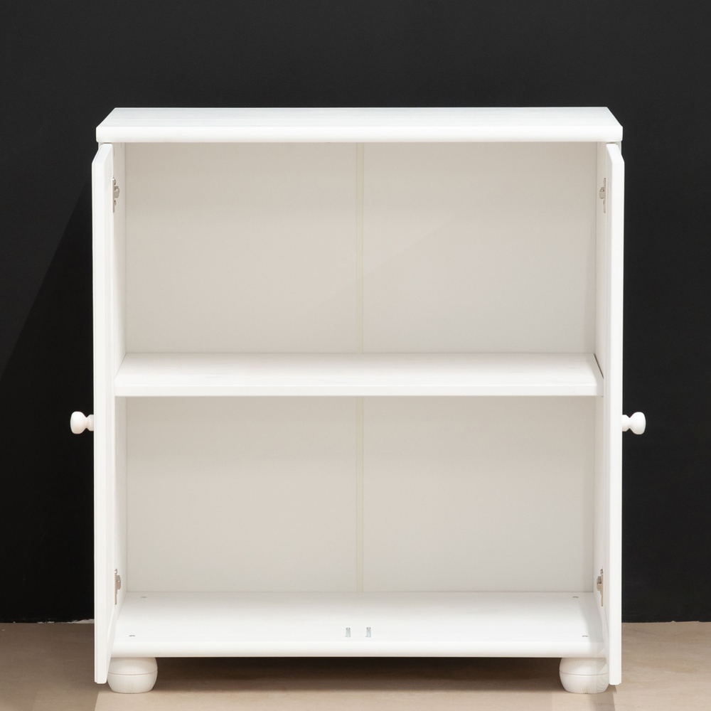 Комод белый 2 двери Харви из массива сосны с филенкой для спальни и кухни в викторианском стиле, комод деревянный для вещей и одежды на ножках напольный