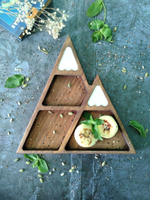 Деревянная менажница из кедра с эпоксидной смолой