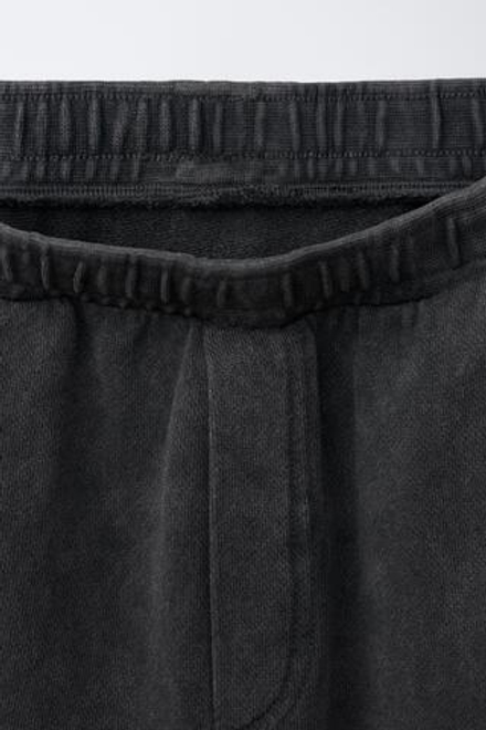 ZARA ШОРТЫ С ЭФФЕКТОМ ПОТЕРТОСТИ И НАДПИСЬЮ, АНТРАЦИТОВО-СЕРЫЙ