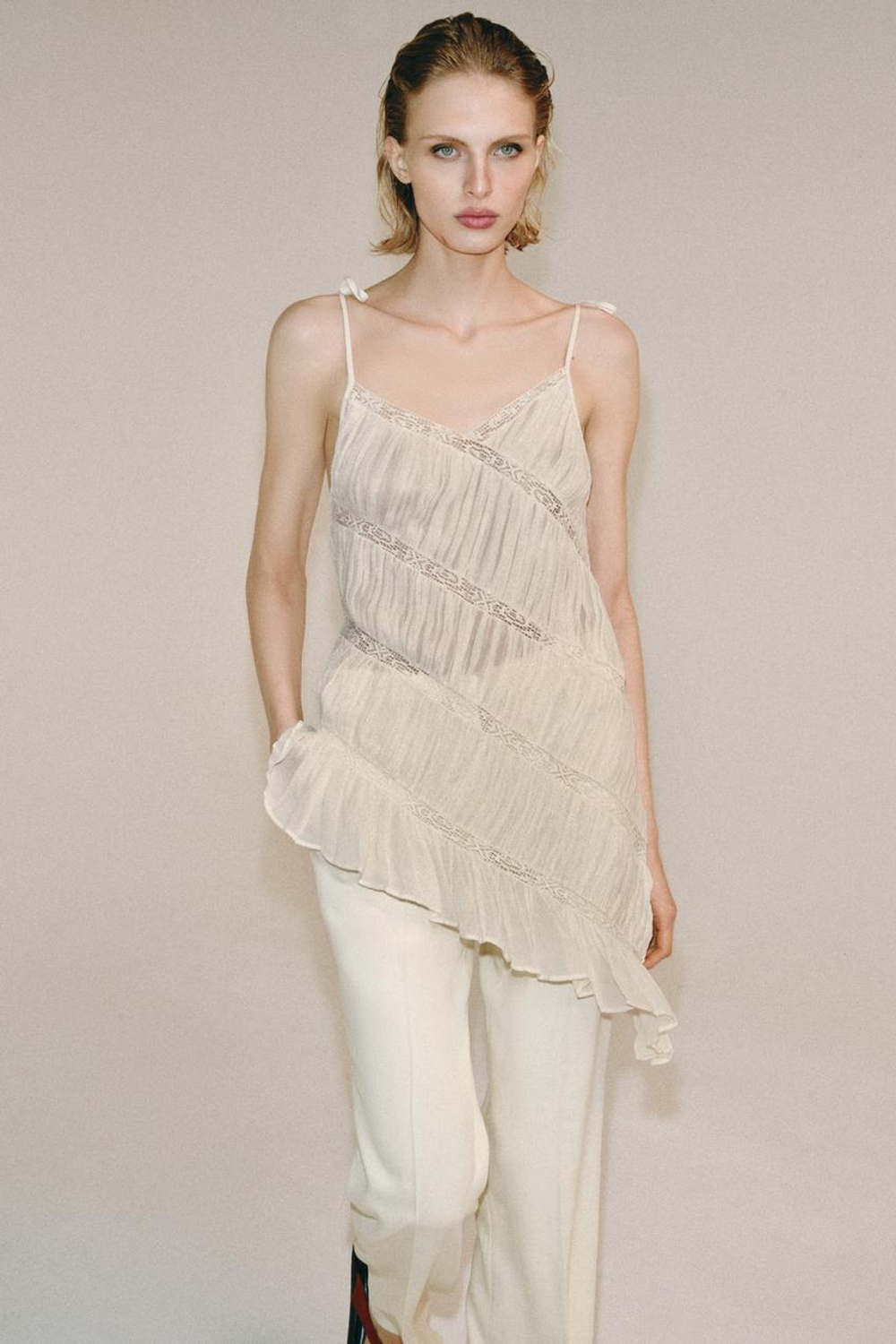 ZARA ТОП АСИММЕТРИЧНОГО КРОЯ СО СКЛАДКАМИ — ZW COLLECTION, ЭКРЮ