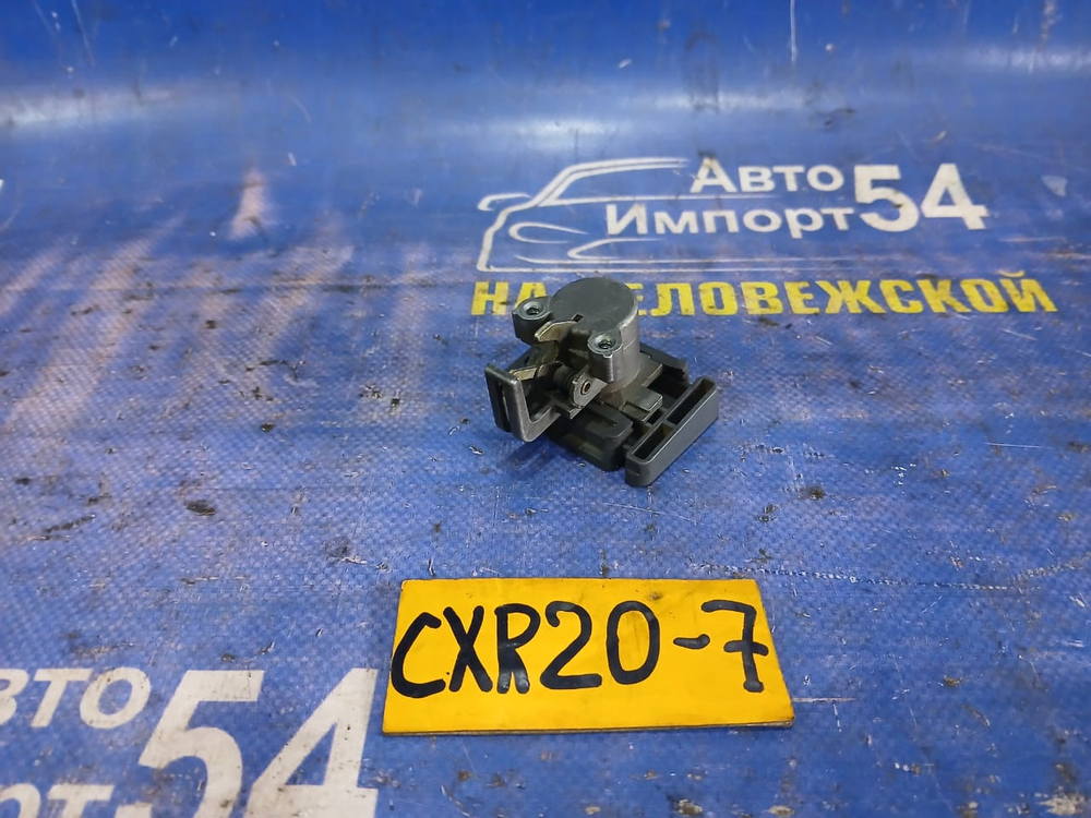 Бардачок пассажирский TOYOTA ESTIMA 1995