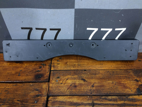 Площадка гос. номера Toyota Camry (XV70) 20-нв Б/У Оригинал 5211433500