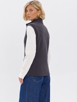 Жилет с начесом на молнии