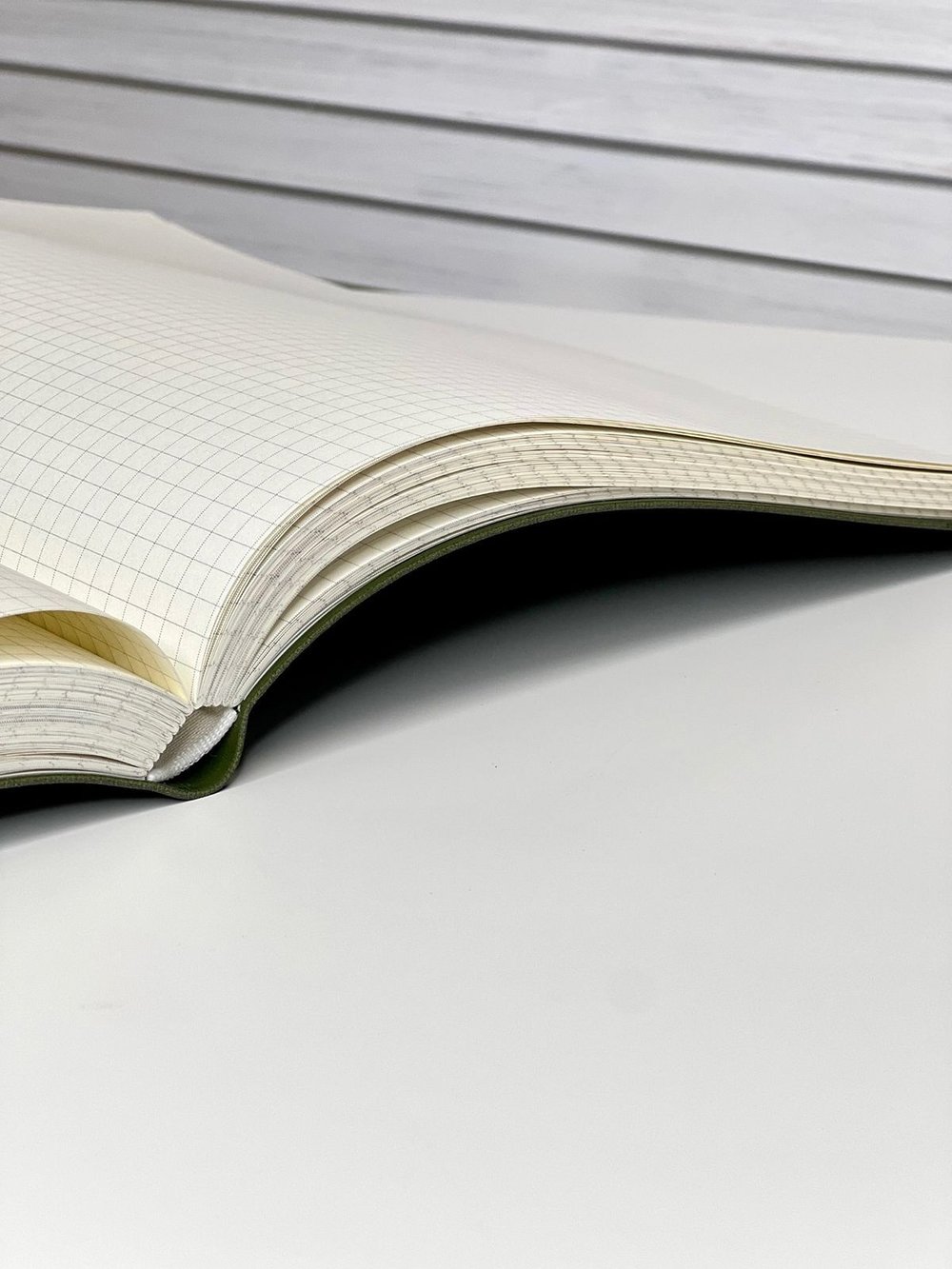 Блокнот А4 200л. (400страниц) в клетку без рамки Темно зеленый (К44-515КБР)