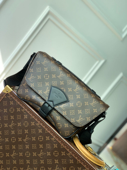 Louis Vuitton Montsouris Messenger Bag