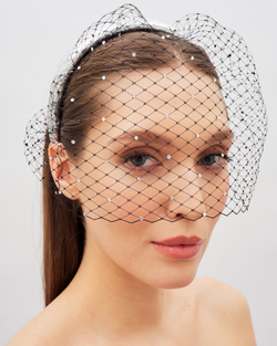 Вуаль с белыми камнями