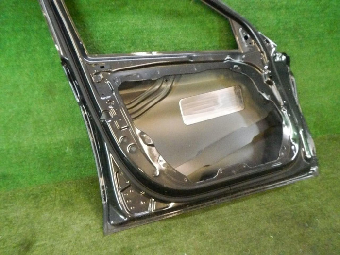 Дверь передняя левая Mercedes C W205 (2014-2023)