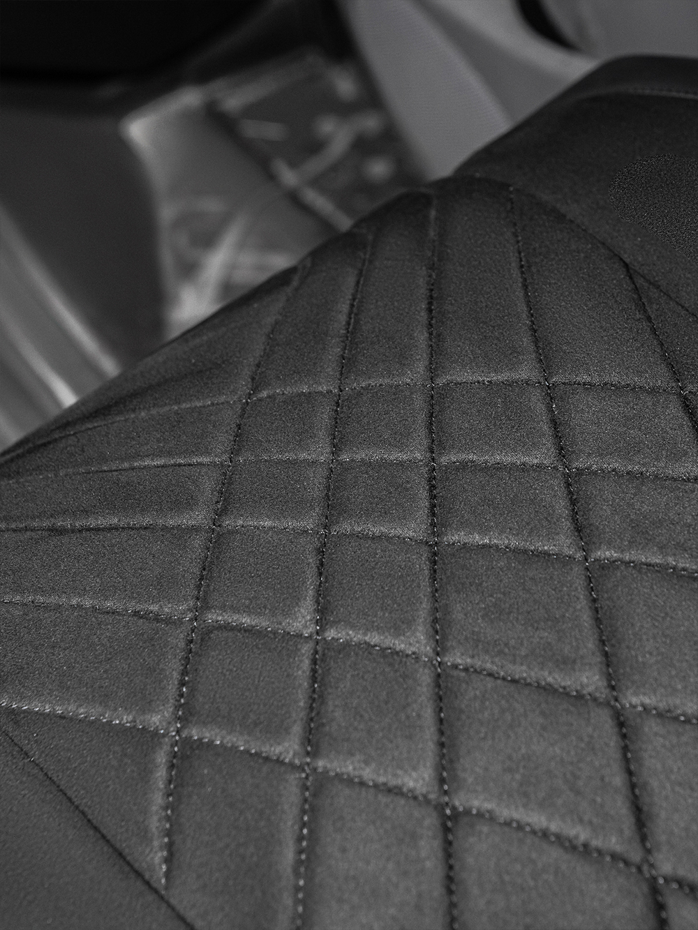 Чехлы Люкс КамАз 5490 K4 с 2014 года (экокожа, черный, черная вставка)