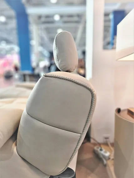 Диван с электро-реклайнером 4708, 202 см, бежевая натуральная кожа