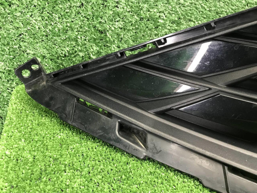 Решетка переднего бампера Geely Atlas 2 (23-нв)