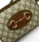 Маленькая сумка на плечо Gucci Horsebit 1955 бежевый
