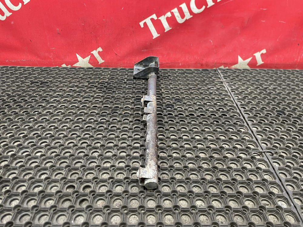 Кронштейн крыла переднего правого