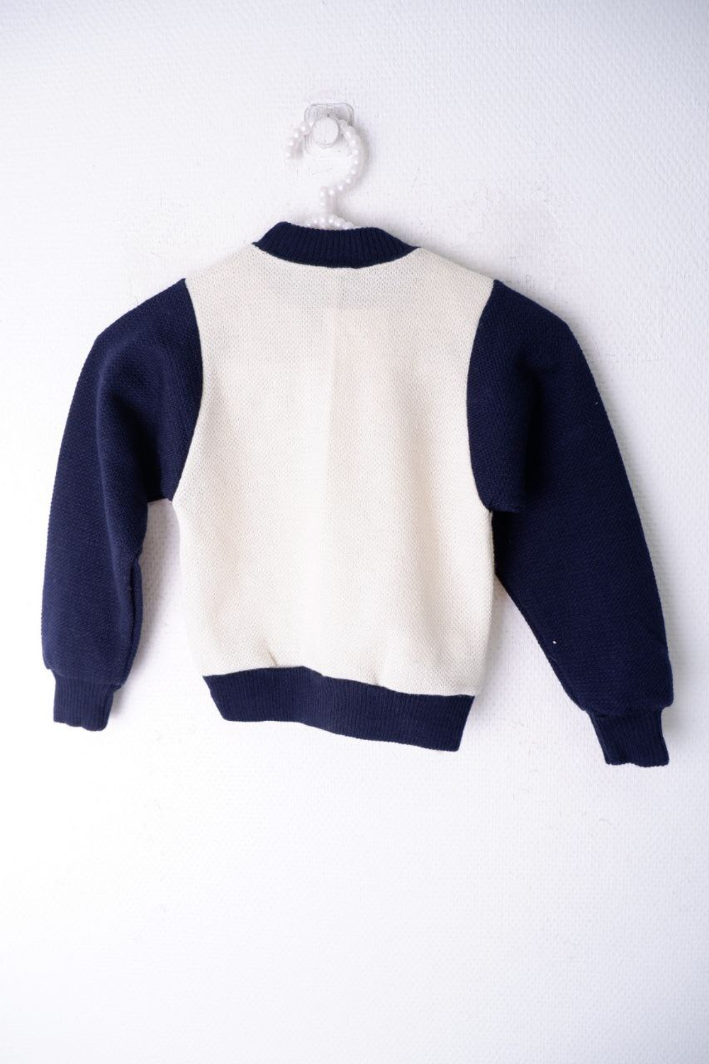 Джемпер базовый на 4 года