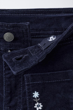 ZARA БАРХАТНЫЕ БРЮКИ С ВЫШИВКОЙ В ВИДЕ ЦВЕТОВ, СИНИЙ