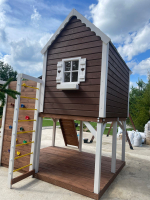 Детский игровой домик со спортивной секцией