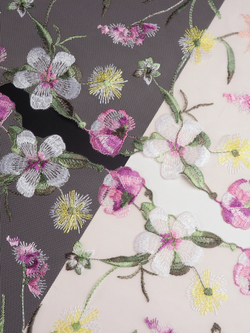 Вышивка на сетке пион с мультиколор неэластичная ширина 22 см ОТРЕЗЫ