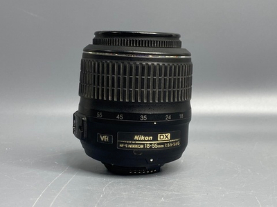 Nikon 18-55mm f/3.5-5.6G AF-S VR DX