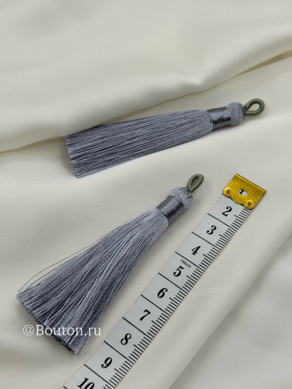 Кисточка для штор серебристая (серая) 8 см