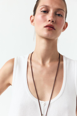 ZARA ТРИКОТАЖНЫЙ ТОП С БАСКОЙ, БЕЛЫЙ