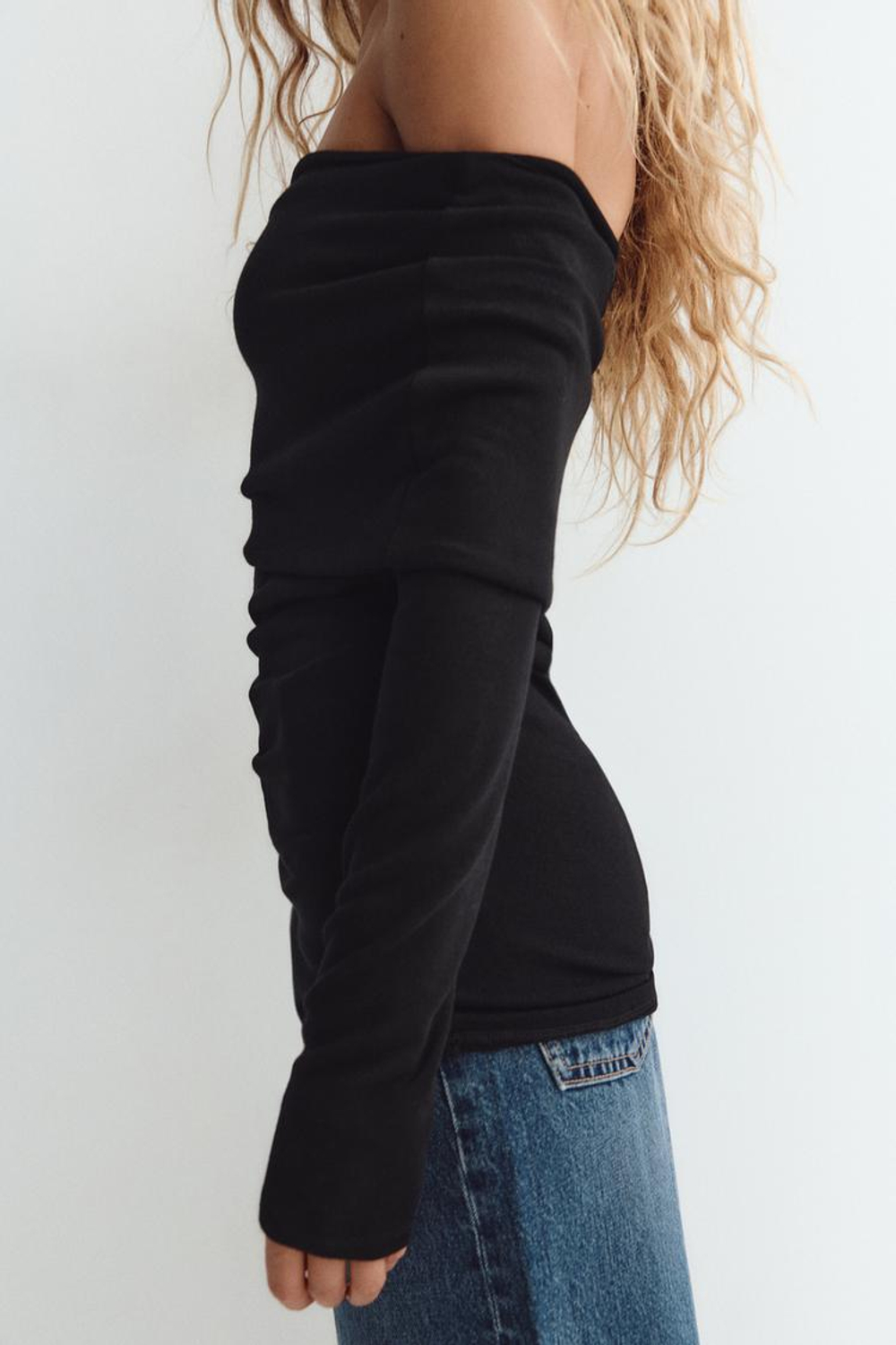 ZARA МЯГКИЙ ТОП БЕЗ БРЕТЕЛЕЙ СО СБОРКОЙ, ЧЕРНЫЙ