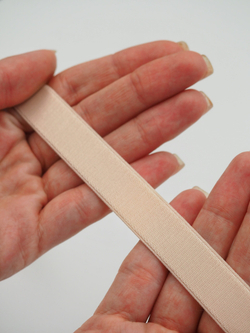 Резинка бретелечная пион глянцевая ширина 15 мм