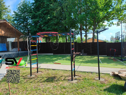 Монтаж уличной шведской стенки Sv Sport Рукоход (5 вертикальных столбов)