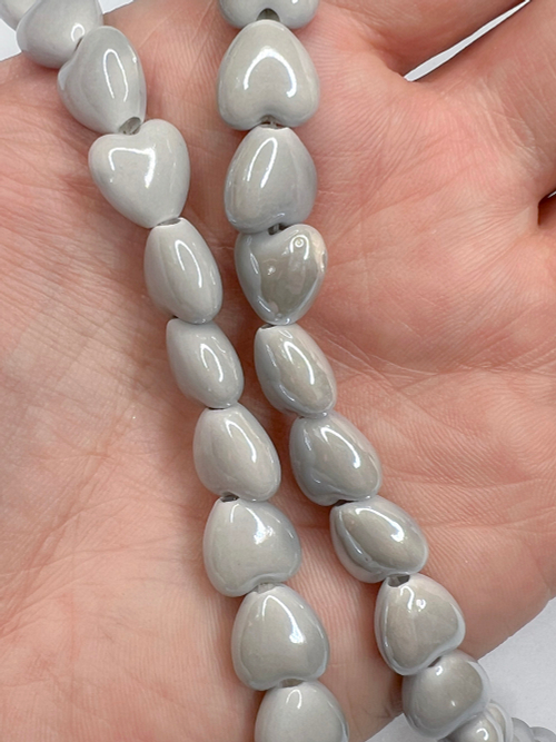 Керамические бусины Сердце, 10/13/15 мм, на нитке 32 см