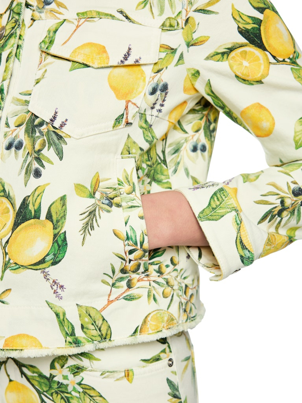 Marc-Cain-Ad_FrühjahrSommer-2026_100_AA-31.02-D10_5