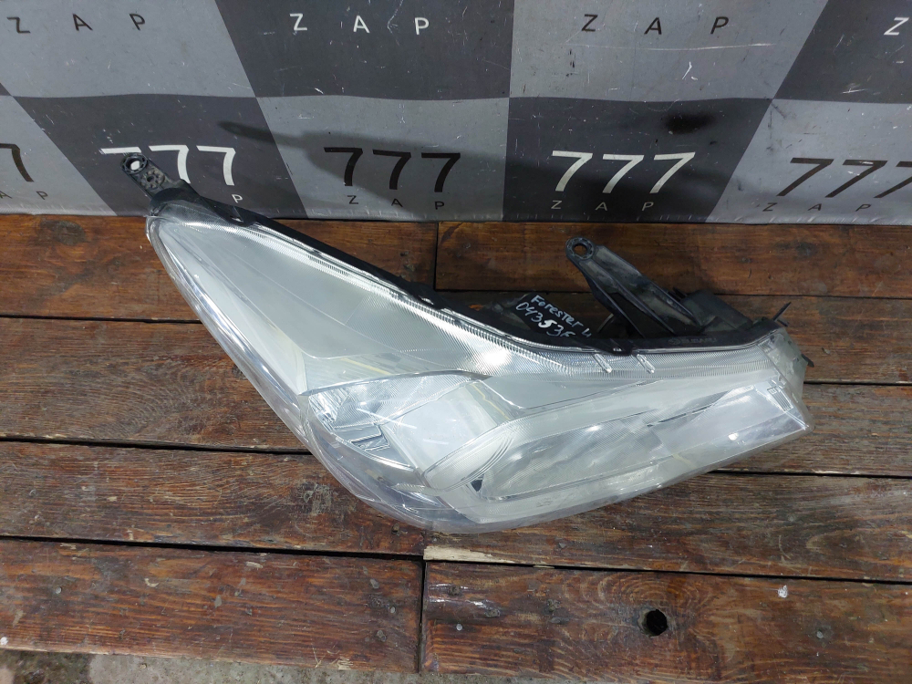 Фара правая ксенон Subaru Forester 4 (SJ/S13) 12-16 Б/У Оригинал 84002SG020