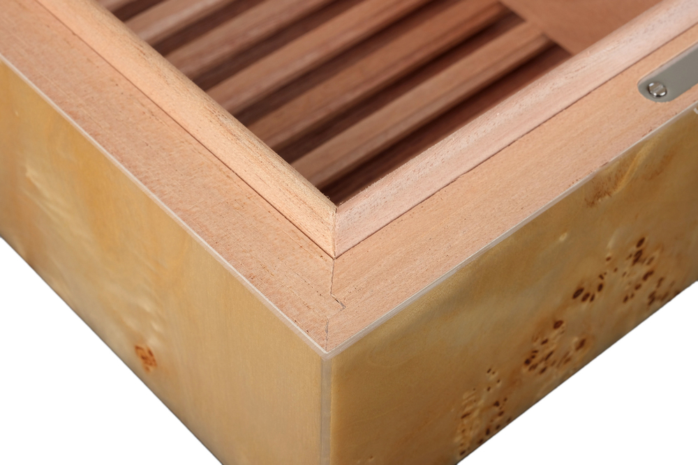 Хьюмидор Howard Miller на 50 сигар, Тополь