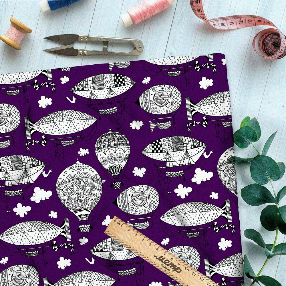 Ткань атлас эскизы дирижаблей и воздушных шаров на сиреневом фоне