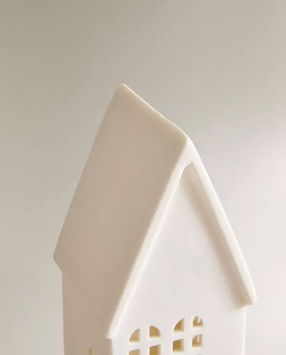 ZARA HOME КЕРАМИЧЕСКИЙ ОРНАМЕНТ В ФОРМЕ ДОМИКА НА РОЖДЕСТВЕНСКУЮ ТЕМАТИКУ