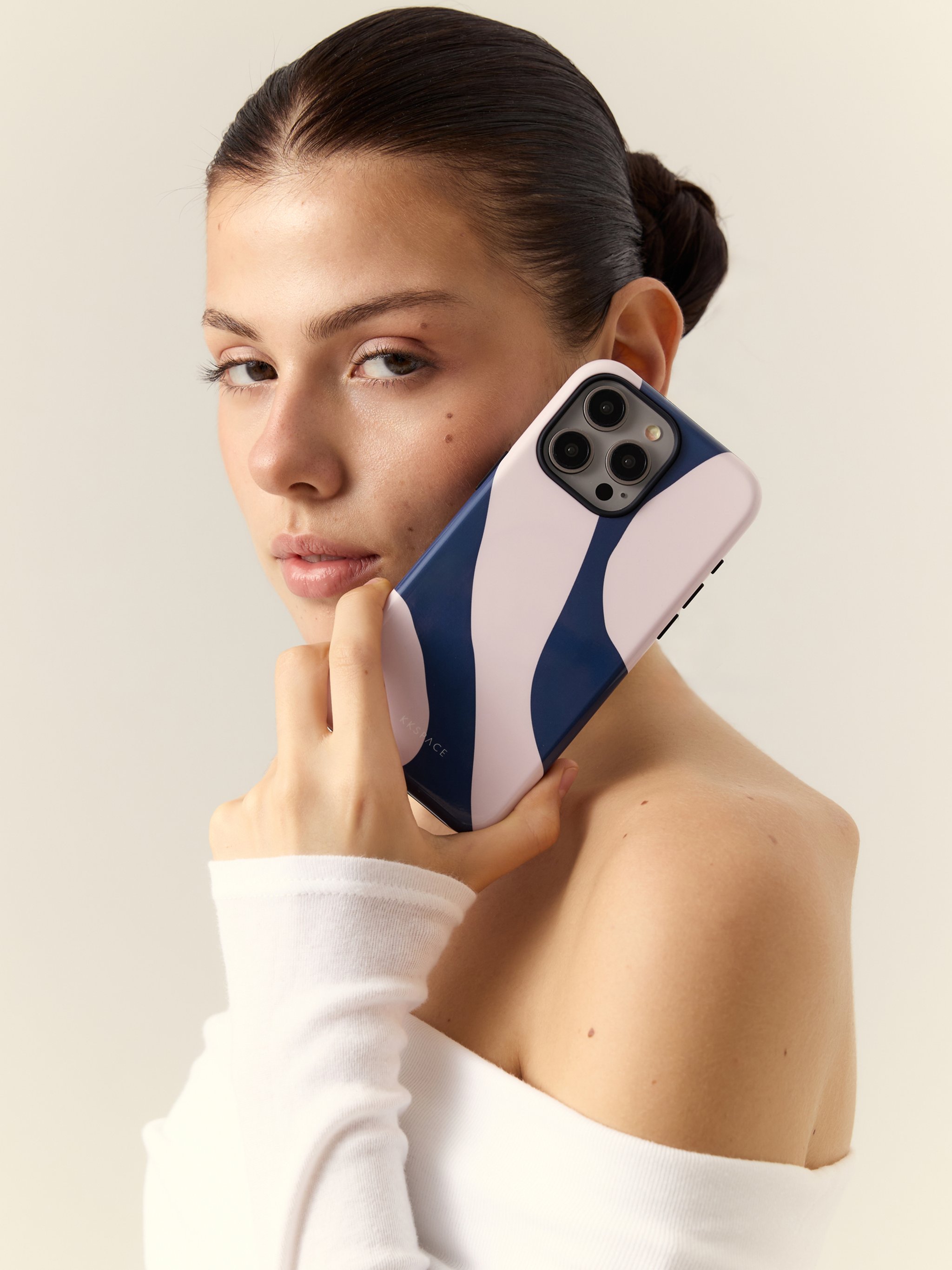 Чехол FORM для iPhone