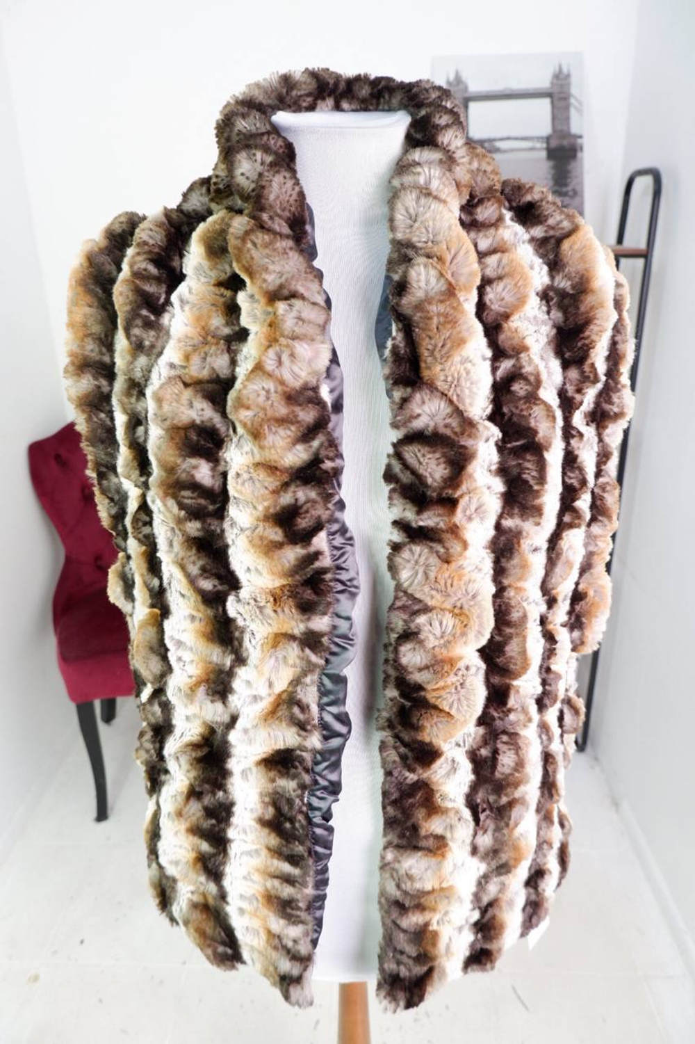 Шарф-накидка меховой