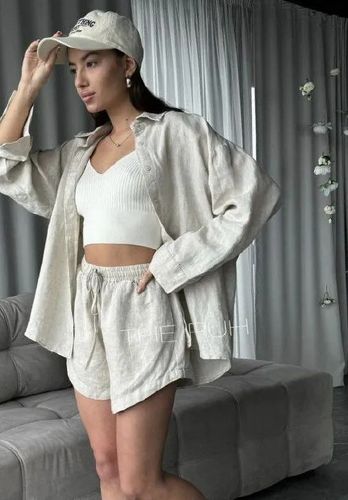 Летний женский костюм из льна с шортами