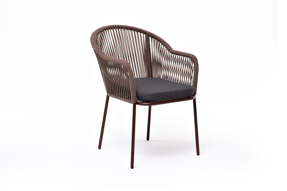 "Лион" стул плетеный из роупа, каркас из стали коричневый (RAL8016) муар, роуп коричневый круглый, ткань бежевая