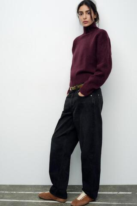 ZARA БАЗОВЫЙ СВИТЕР ИЗ МЯГКОГО ТРИКОТАЖА, ЦВЕТ БУРГУНДСКОГО ВИНА