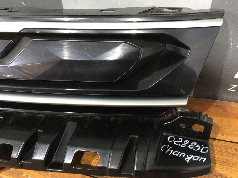 Решетка радиатора Changan CS35PLUS 18-нв Б/У Оригинал 2803021BQ01