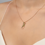 Подвеска «Ящерица» из красного золота с хромдиопсидами