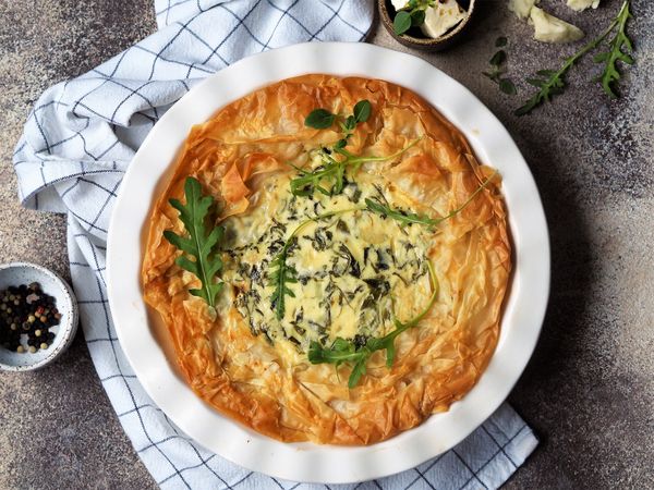 Пирог с рукколой и шпинатом