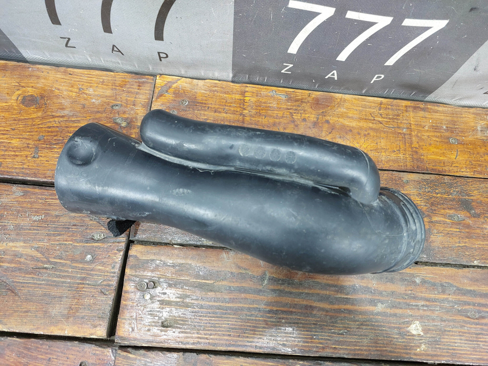 Патрубок воздушного фильтра Honda Accord 7 (CL) 02-08 Б/У Оригинал  17253RBA000