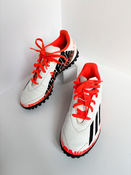 Бутсы Adidas, 34