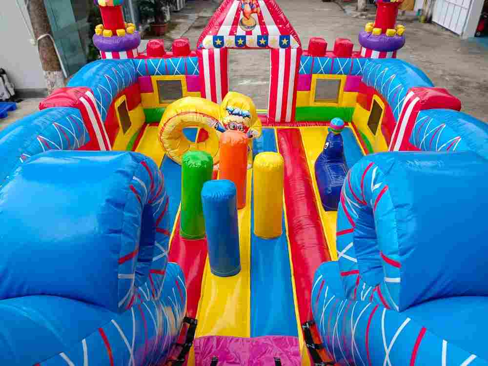 Коммерческий надувной батут "Парк развлечений" 9*5*5,5 м