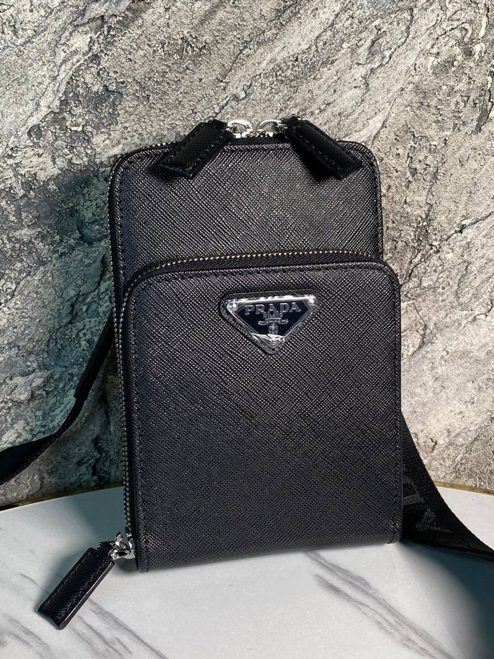 Сумка-мессенджер Prada