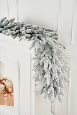 Гирлянда рождественская Романовская заснеженная