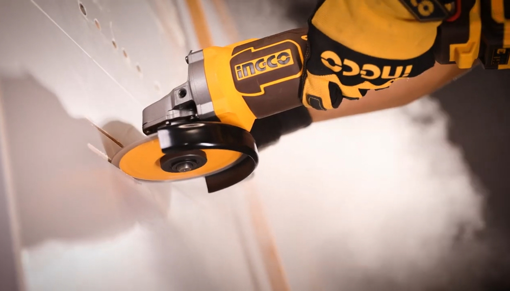 Аккумуляторная угловая шлифовальная машина (УШМ) INGCO CAGLI221153 INDUSTRIAL 20 В 115 мм