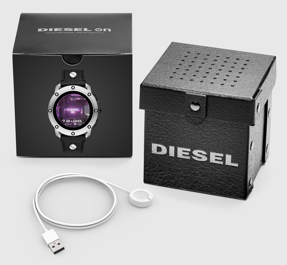 Умные наручные часы Diesel DZT2014